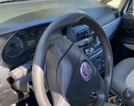 Фиат Линеа, объемом двигателя 1.37 л и пробегом 170 тыс. км за 4450 $, фото 7 на Automoto.ua