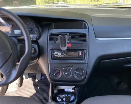 Фиат Линеа, объемом двигателя 1.37 л и пробегом 170 тыс. км за 4450 $, фото 6 на Automoto.ua