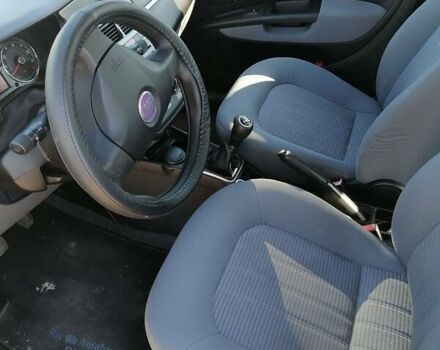 Фиат Линеа, объемом двигателя 1.4 л и пробегом 170 тыс. км за 4500 $, фото 7 на Automoto.ua