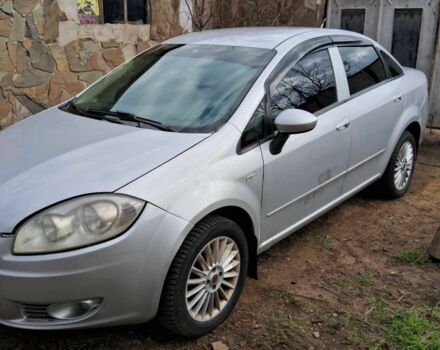 Серый Фиат Линеа, объемом двигателя 1.4 л и пробегом 240 тыс. км за 3600 $, фото 6 на Automoto.ua