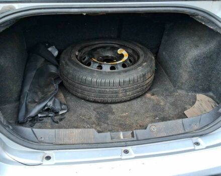 Серый Фиат Линеа, объемом двигателя 1.4 л и пробегом 240 тыс. км за 3600 $, фото 4 на Automoto.ua