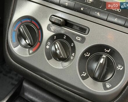 Сірий Фіат Лінеа, об'ємом двигуна 1.25 л та пробігом 249 тис. км за 4900 $, фото 14 на Automoto.ua