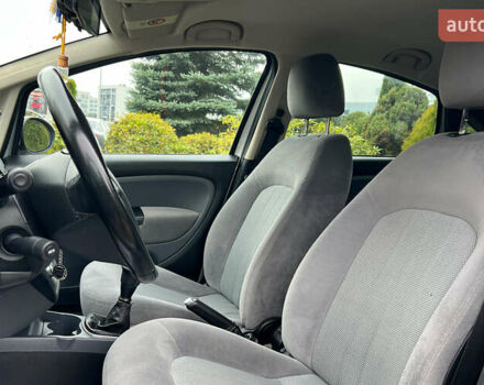 Серый Фиат Линеа, объемом двигателя 1.37 л и пробегом 185 тыс. км за 4999 $, фото 8 на Automoto.ua