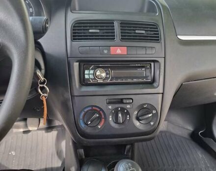 Сірий Фіат Лінеа, об'ємом двигуна 1.37 л та пробігом 77 тис. км за 5099 $, фото 6 на Automoto.ua