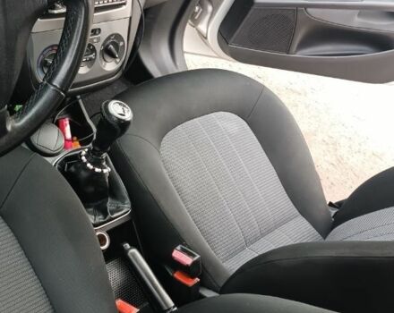 Серый Фиат Линеа, объемом двигателя 1.4 л и пробегом 253 тыс. км за 4000 $, фото 6 на Automoto.ua