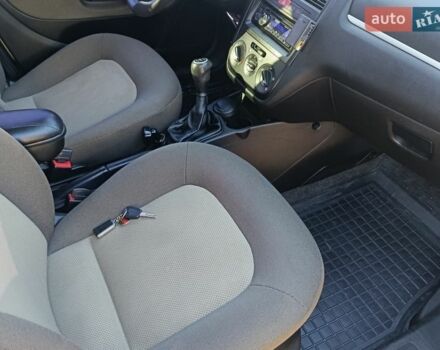 Сірий Фіат Лінеа, об'ємом двигуна 1.37 л та пробігом 34 тис. км за 6250 $, фото 7 на Automoto.ua