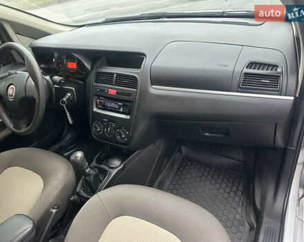 Серый Фиат Линеа, объемом двигателя 1.37 л и пробегом 44 тыс. км за 5100 $, фото 18 на Automoto.ua