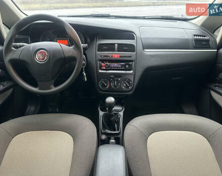 Серый Фиат Линеа, объемом двигателя 1.37 л и пробегом 44 тыс. км за 5100 $, фото 15 на Automoto.ua