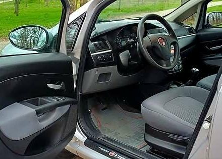Серый Фиат Линеа, объемом двигателя 1.3 л и пробегом 53 тыс. км за 7700 $, фото 3 на Automoto.ua