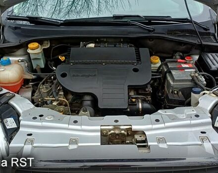 Серый Фиат Линеа, объемом двигателя 1.3 л и пробегом 53 тыс. км за 7700 $, фото 10 на Automoto.ua