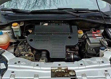 Серый Фиат Линеа, объемом двигателя 1.3 л и пробегом 53 тыс. км за 7700 $, фото 9 на Automoto.ua