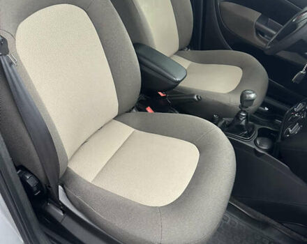 Серый Фиат Линеа, объемом двигателя 1.37 л и пробегом 44 тыс. км за 5100 $, фото 17 на Automoto.ua