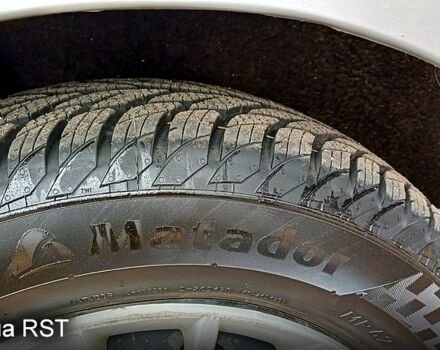 Серый Фиат Линеа, объемом двигателя 1.3 л и пробегом 53 тыс. км за 7700 $, фото 12 на Automoto.ua