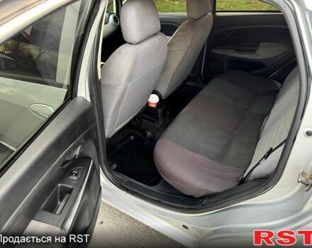 Сірий Фіат Лінеа, об'ємом двигуна 1.4 л та пробігом 0 тис. км за 3800 $, фото 7 на Automoto.ua