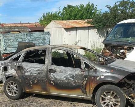 Серый Фиат Линеа, объемом двигателя 1.37 л и пробегом 200 тыс. км за 1000 $, фото 1 на Automoto.ua