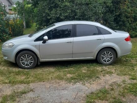 Серый Фиат Линеа, объемом двигателя 1.4 л и пробегом 200 тыс. км за 4200 $, фото 1 на Automoto.ua