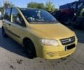 Желтый Фиат Мультипла, объемом двигателя 2 л и пробегом 255 тыс. км за 1550 $, фото 1 на Automoto.ua