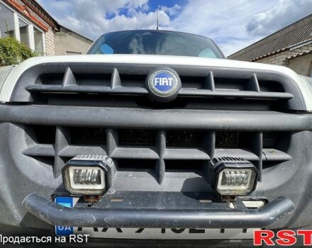 Белый Фиат Добло, объемом двигателя 1.9 л и пробегом 265 тыс. км за 3100 $, фото 1 на Automoto.ua