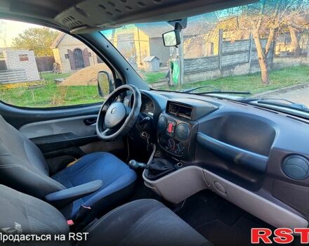 Белый Фиат Добло, объемом двигателя 1.9 л и пробегом 200 тыс. км за 1650 $, фото 2 на Automoto.ua