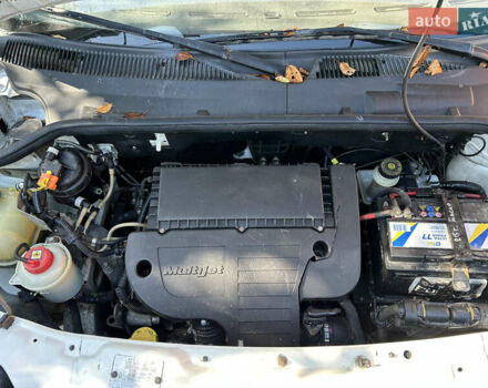 Белый Фиат Добло, объемом двигателя 1.3 л и пробегом 230 тыс. км за 4200 $, фото 4 на Automoto.ua