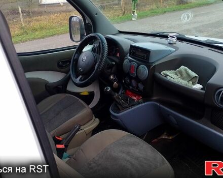 Белый Фиат Добло, объемом двигателя 1.9 л и пробегом 280 тыс. км за 3700 $, фото 1 на Automoto.ua