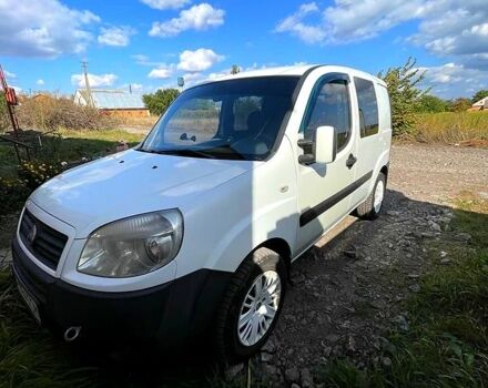Белый Фиат Добло, объемом двигателя 1.3 л и пробегом 295 тыс. км за 4000 $, фото 2 на Automoto.ua