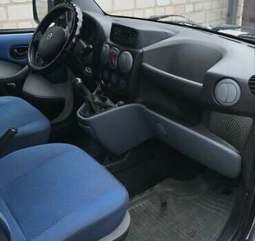 Белый Фиат Добло, объемом двигателя 1.3 л и пробегом 400 тыс. км за 3800 $, фото 4 на Automoto.ua