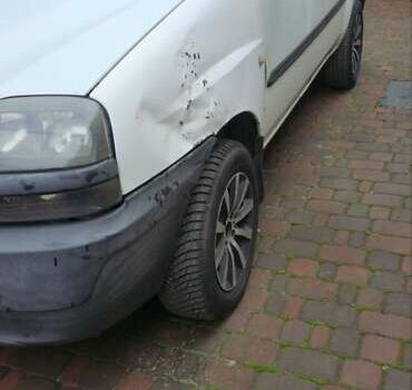 Белый Фиат Добло, объемом двигателя 1.3 л и пробегом 400 тыс. км за 3800 $, фото 1 на Automoto.ua