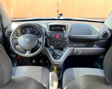 Белый Фиат Добло, объемом двигателя 1.3 л и пробегом 295 тыс. км за 4000 $, фото 6 на Automoto.ua