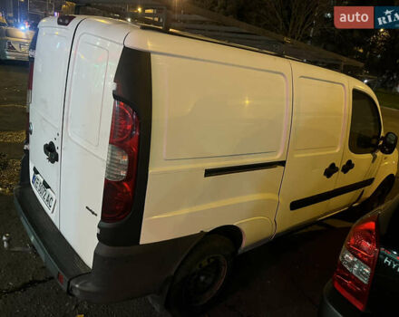 Белый Фиат Добло, объемом двигателя 1.91 л и пробегом 200 тыс. км за 3300 $, фото 4 на Automoto.ua