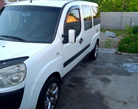 Белый Фиат Добло, объемом двигателя 1.9 л и пробегом 387 тыс. км за 5500 $, фото 1 на Automoto.ua