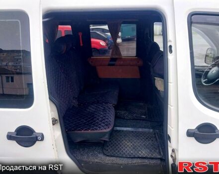 Белый Фиат Добло, объемом двигателя 1.9 л и пробегом 216 тыс. км за 5000 $, фото 10 на Automoto.ua