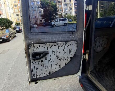 Белый Фиат Добло, объемом двигателя 1.3 л и пробегом 380 тыс. км за 5000 $, фото 2 на Automoto.ua