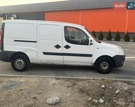 Белый Фиат Добло, объемом двигателя 1.9 л и пробегом 280 тыс. км за 3800 $, фото 8 на Automoto.ua