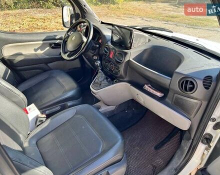 Белый Фиат Добло, объемом двигателя 1.4 л и пробегом 280 тыс. км за 3300 $, фото 4 на Automoto.ua