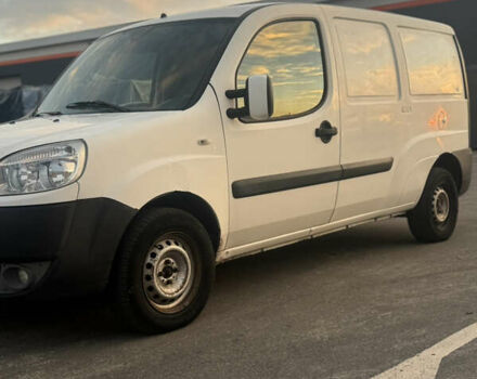 Белый Фиат Добло, объемом двигателя 1.9 л и пробегом 280 тыс. км за 3800 $, фото 3 на Automoto.ua