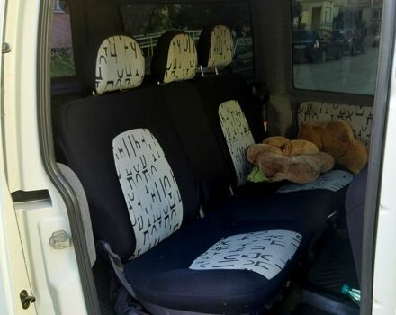 Белый Фиат Добло, объемом двигателя 1.3 л и пробегом 380 тыс. км за 5000 $, фото 7 на Automoto.ua