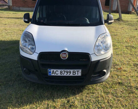 Белый Фиат Добло, объемом двигателя 1.25 л и пробегом 300 тыс. км за 4400 $, фото 1 на Automoto.ua