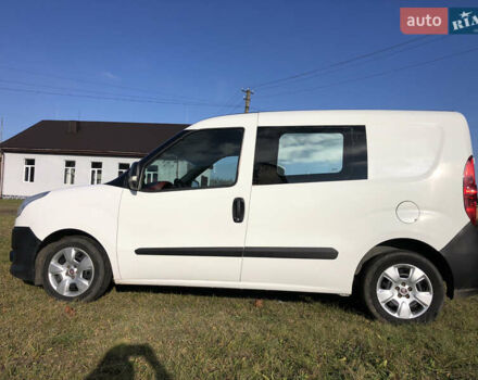 Белый Фиат Добло, объемом двигателя 1.25 л и пробегом 300 тыс. км за 4400 $, фото 7 на Automoto.ua