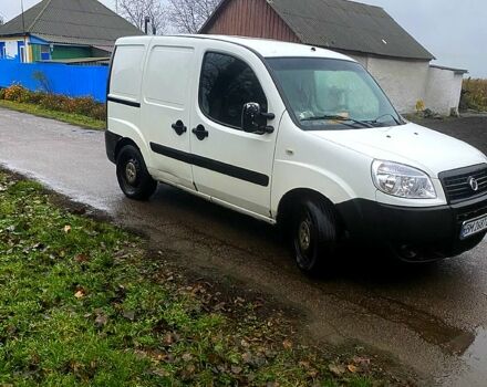 Белый Фиат Добло, объемом двигателя 1.2 л и пробегом 245 тыс. км за 3600 $, фото 2 на Automoto.ua