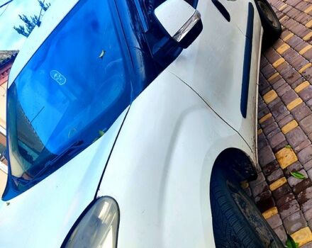 Белый Фиат Добло, объемом двигателя 1.2 л и пробегом 360 тыс. км за 3200 $, фото 6 на Automoto.ua