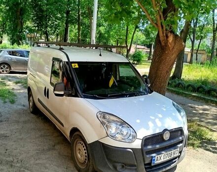 Белый Фиат Добло, объемом двигателя 1.2 л и пробегом 350 тыс. км за 3700 $, фото 1 на Automoto.ua