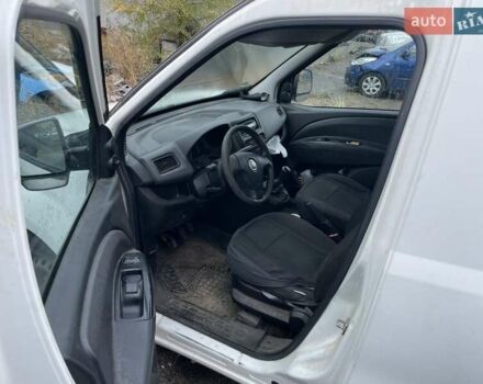 Белый Фиат Добло, объемом двигателя 1.25 л и пробегом 250 тыс. км за 4500 $, фото 1 на Automoto.ua