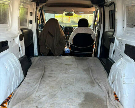 Белый Фиат Добло, объемом двигателя 1.6 л и пробегом 270 тыс. км за 5250 $, фото 9 на Automoto.ua