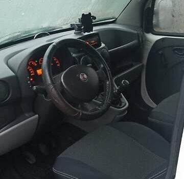 Білий Фіат Добло, об'ємом двигуна 1.4 л та пробігом 364 тис. км за 3800 $, фото 9 на Automoto.ua