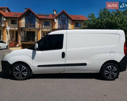 Белый Фиат Добло, объемом двигателя 1.6 л и пробегом 255 тыс. км за 3700 $, фото 1 на Automoto.ua