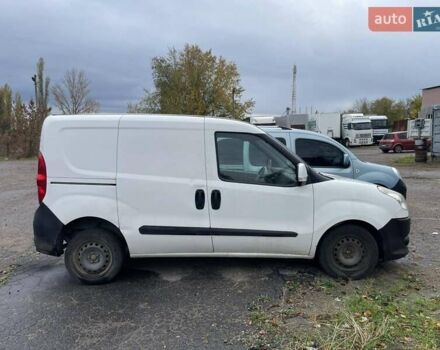 Белый Фиат Добло, объемом двигателя 1.25 л и пробегом 250 тыс. км за 4500 $, фото 3 на Automoto.ua