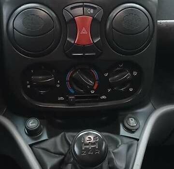 Білий Фіат Добло, об'ємом двигуна 1.4 л та пробігом 364 тис. км за 3800 $, фото 12 на Automoto.ua