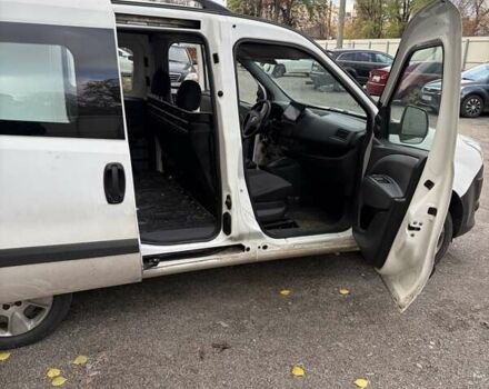 Белый Фиат Добло, объемом двигателя 1.25 л и пробегом 291 тыс. км за 5500 $, фото 1 на Automoto.ua