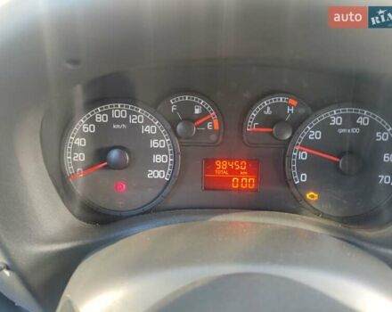 Белый Фиат Добло, объемом двигателя 1.4 л и пробегом 98 тыс. км за 6500 $, фото 5 на Automoto.ua